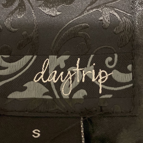 Black Buckle Daytrip Size S Black Faux Fur Vest! - Picture 6 of 7